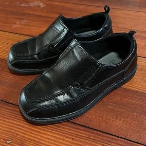 Little boys black loafer dress shoe size 11